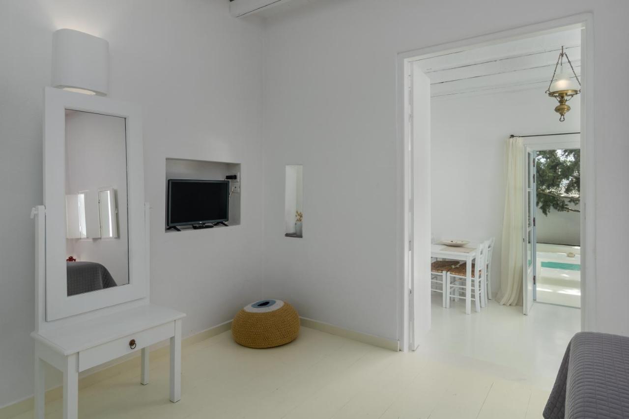 Thalassitra Private Pool Suites 阿达玛斯 外观 照片