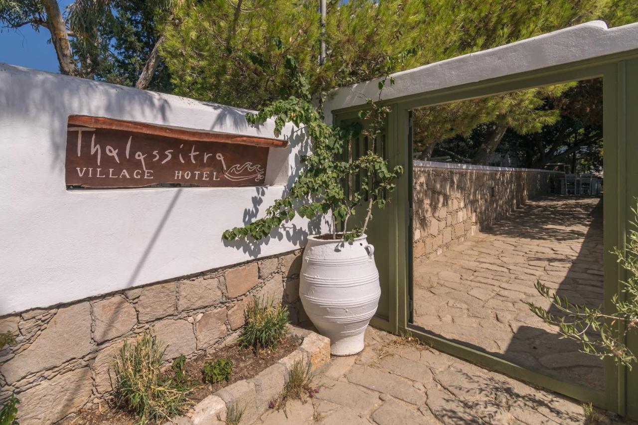 Thalassitra Private Pool Suites 阿达玛斯 外观 照片