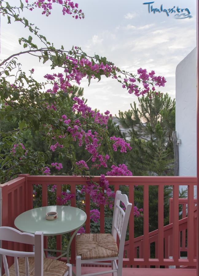 Thalassitra Private Pool Suites 阿达玛斯 外观 照片